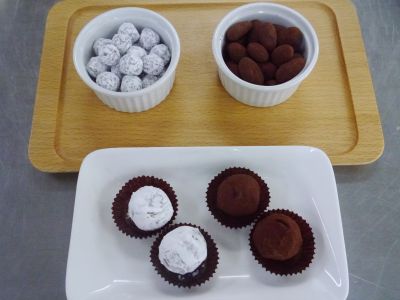 チョコレートの基礎、テンパリングを学ぶ!