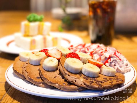 Eggs’n Things エッグスンシングス 【銀座】 バレンタイン限定!トリプルチョコレートブラウニーパンケーキ