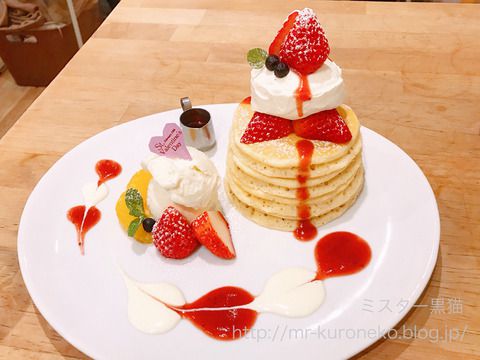 パンケーキママカフェ VoiVoi 【三軒茶屋】期間限定! いちごのパンケーキ