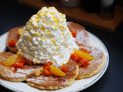 エッグスンシングスのイースター限定パンケーキ「キャロットパンケーキ」を堪能!