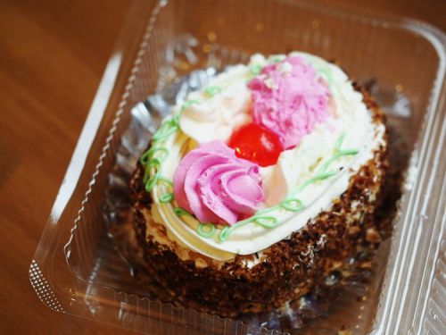 本土とは全く異なる沖縄「松原屋製菓」のショートケーキ!何から何まで違ってました