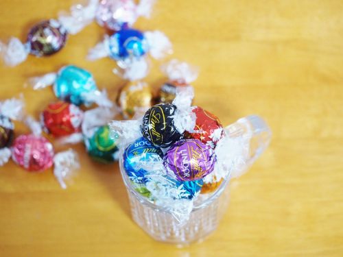 全21種類のチョコが楽しめるリンツ(Lindt)リンドールテイスティングセット&新作チョコレート!テイスティングセットはオンライン限定販売です