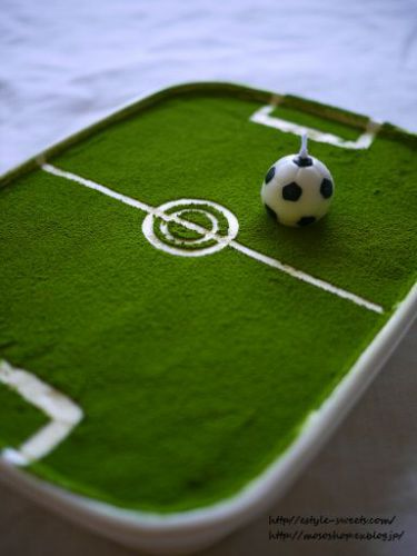 サッカーコートの抹茶ティラミス。