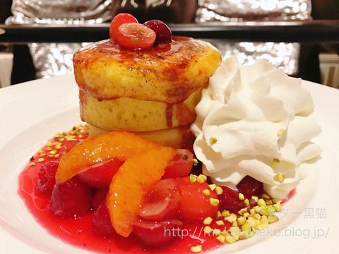 New York Lounge ニューヨークラウンジ 【ホテルインターコンチネンタル東京ベイ】 さくらんぼのクレームブリュレパンケーキ / アーリーサマーアフタヌーンティー / 大人のさくらんぼパフェ
