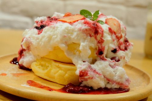 【新宿】EGG&SPUMA エッグ&スプーマ ベリーたっぷりスフレパンケーキ