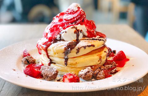 カフェサカイ Cafe Sacai 【武蔵境】 期間限定 苺と練乳クリームのパンケーキ