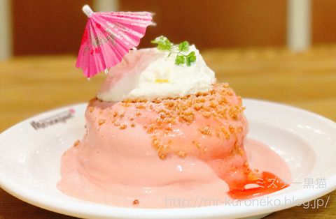 Hawaiian Pancake & Cafe Merengue メレンゲ 【川口】 6月限定!北海道産純生クリームと2種のグァバソースのパンケーキ