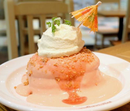 【埼玉 アリオ川口】 merengue メレンゲ川口店 北海道産純生クリームと2種のグァバソースパンケーキ