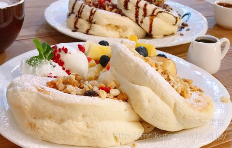 PLUFFY CAFE プラッフィーカフェ 【下北沢】 6/7新オープン!フレッシュフルーツ&ベリーのふわふわパンケーキ