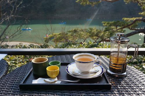 嵐山オススメカフェで美味しい抹茶スイーツを発見!翠嵐ラグジュアリーコレクションホテル京都「茶寮八翠」で翡翠もちを堪能!