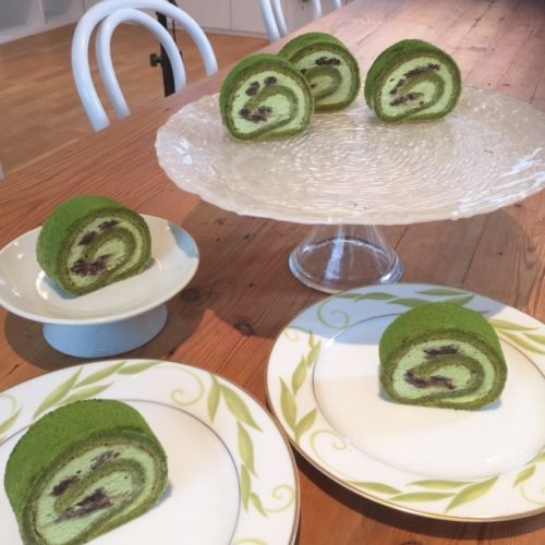 抹茶のロールケーキ