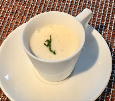 シュエットの桃のスープと、まるごと桃タルト