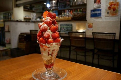 あまおう苺にまみる究極の苺パフェ!アローツリー西宮本店であまおうKINGを堪能してきました!