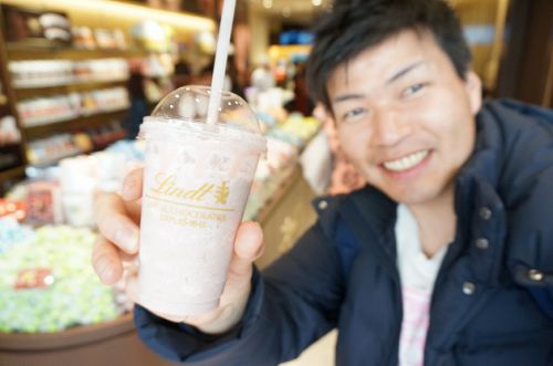 リンツショコラカフェ京都四条通り店が阪急烏丸駅前にオープン!リンドール袋詰めやソフトクリームが楽しめます!