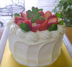 お雛さま用のケーキ