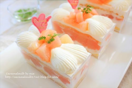 桃たっぷりショートケーキ