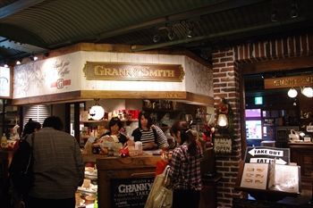 横浜赤レンガ倉庫にあるアップルパイ専門店の絶品アップルパイ