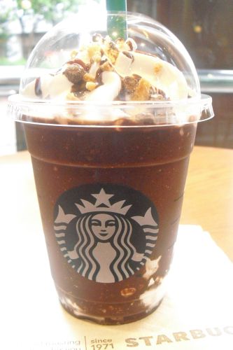 スタバ 『スモアフラペチーノ®-クリスピーマシュマロ-』