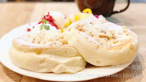 PLUFFY CAFE プラッフィーカフェ 【下北沢】 フレッシュマンゴーのふわふわパンケーキ