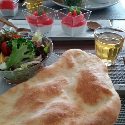ナンとカレーとスイカのデザート