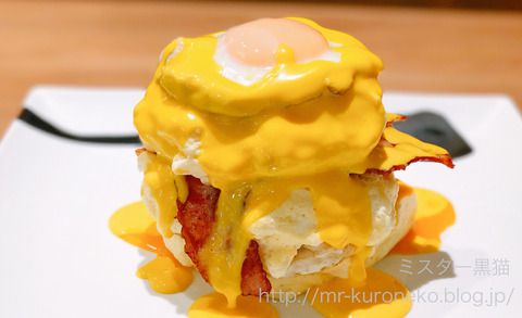 紅鶴 べにづる 【浅草】 8月新オープン! ベーコンと目玉焼きパンケーキ