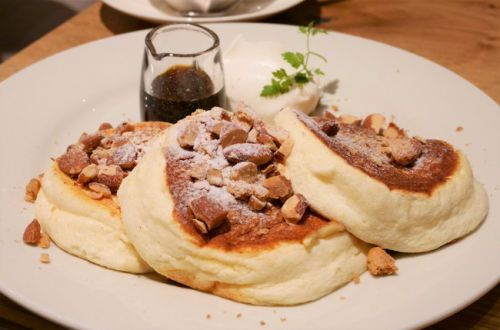 【兵庫】 YORKYS BRUNCH ヨーキーズブランチ 神戸元町店 パンケーキ キャラメル & ナッツ