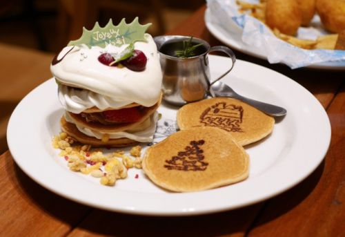 【六本木 麻布十番】 スヌーピーミュージアム Cafe Blanket カフェブランケット クリスマススノーウィーパンケーキ