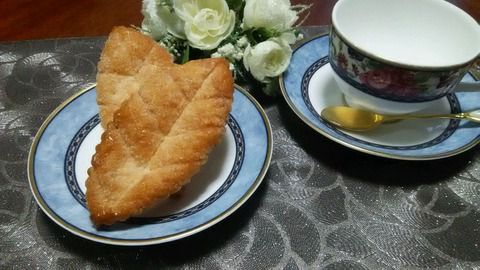 「アキヤマ」のリーフパイ