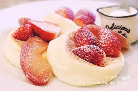 ピーシーエイチ コーヒー PCH coffee 【鵠沼海岸】 リコッタスフレパンケーキ いちご&りんごのキャラメリゼ with ホイップクリーム