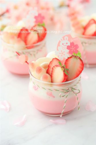 桜の香る苺みるくプリン