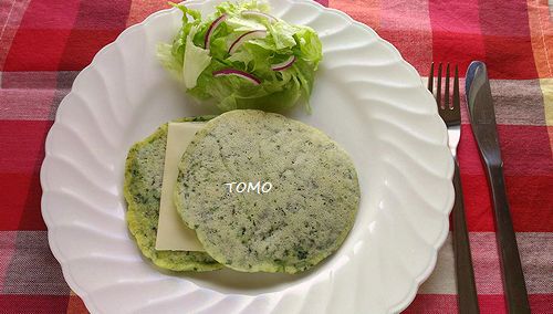 糖質オフレシピ♪「ほうれん草とチーズの米粉パンケーキ」 と お知らせ