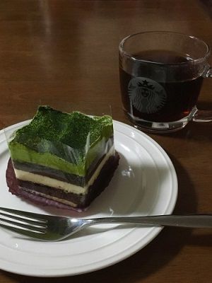 スタバの抹茶ティラミスパイといきなりステーキ♪