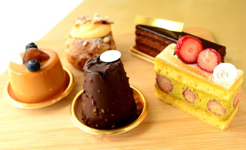 【ヴォワザン】クリームたっぷり♪シュークリーム