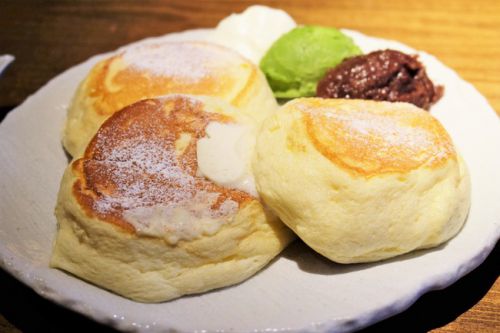 【石川・金沢】Cafe多聞 能登大納言あずきのパンケーキ 抹茶アイス添え