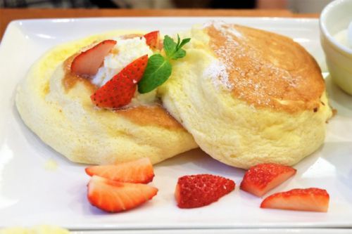 【本八幡】茶寮 煉 期間限定生いちごホットケーキ