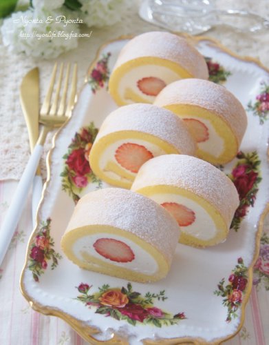 苺のロールケーキ
