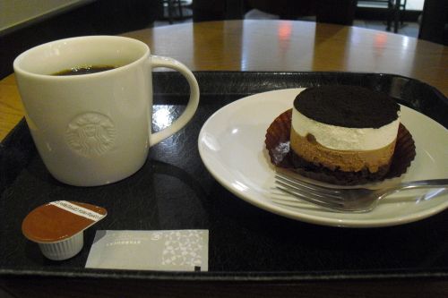 スタバ 『チョコレートレイヤーケーキ』