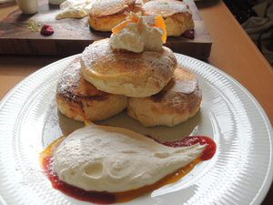イタリアンレストラン トワサンクでパンケーキ 長野市若槻