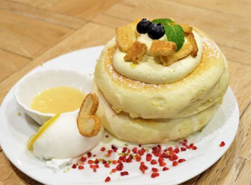 【下北沢】Pluffy cafe プラッフィーカフェ レモンパイのふわふわパンケーキ~ハニーチーズ&ソルティレモンソース~