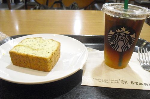 スタバ 『Coffee & Espressoケーキ レモンポピーシード&クリームチーズ etc.』