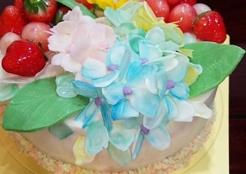 ★紫陽花が載った誕生日ケーキ☆