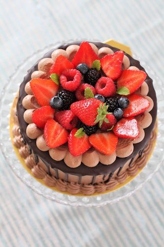 バースデーケーキは、ショコラとベリーで。
