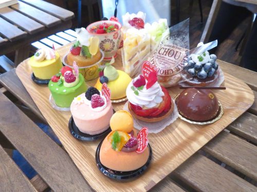 「パティスリー ラヴィアンレーヴ」 夏のケーキ食べ放題