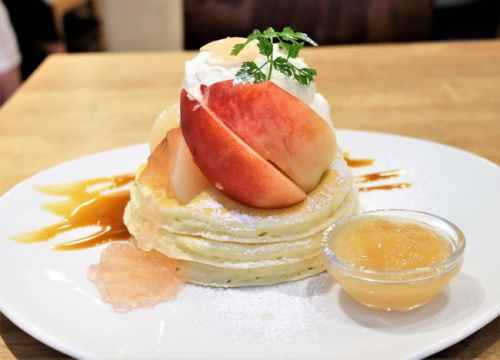 【三軒茶屋】パンケーキママカフェVoiVoi 桃のパンケーキ
