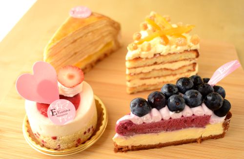 【エチエンヌ】ライチ香るベリーのケーキ!アングラシューズ