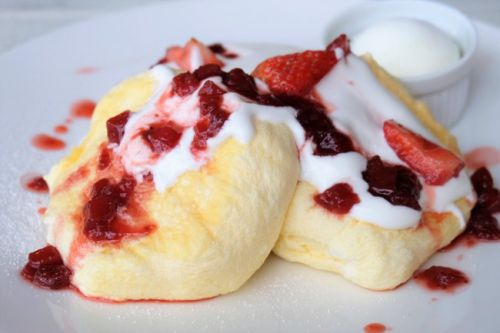 【栃木 小山】Fluffy Pancakes フラッフィパンケーキ小山店 苺のパンケーキ