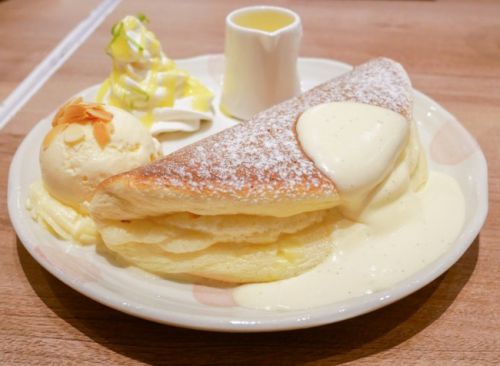 【台湾・台中】 Woosaパンケーキ 屋莎松餅屋 台中遠百店 レモンアイスクリームパンケーキ