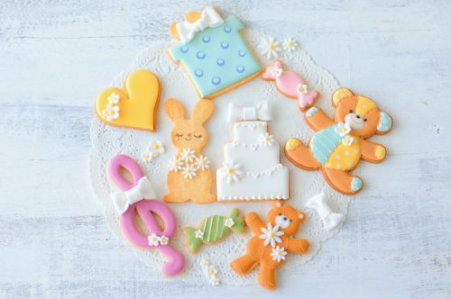 LIMIAさんの連載は「手作りスイーツをワンランクUPさせるダイソーのシュガーペーストで簡単デコレーション」