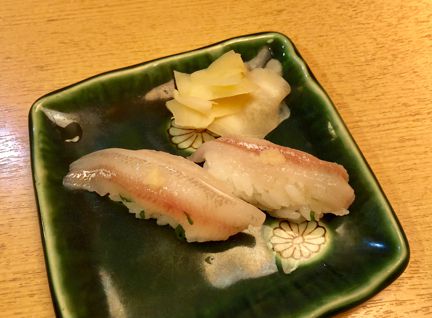いちいさんのししゃも寿司と、ミルのシメパフェ