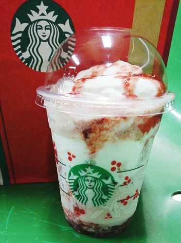 クリスマスストロベリーケーキフラペチーノ @ スターバックス